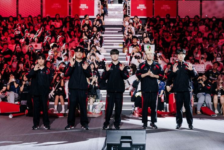 How Esports Teams Build Fan Communities Beyond the Stage