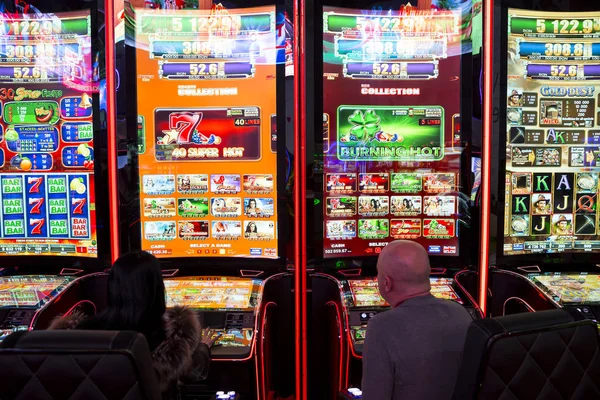 How to Balance Enjoyment and Strategy When Playing Online Slots