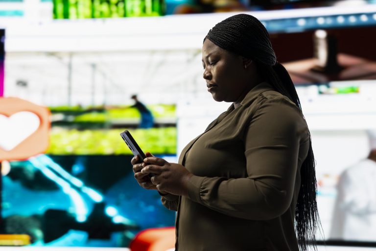 How Mobile-First Users Are Discovering Sweepstakes Casino Real Money Platforms Through Social Apps